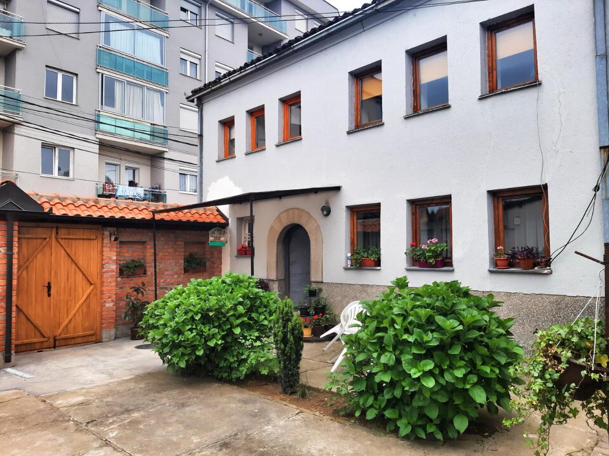 Kulla Dula Guesthouse Gjakova Exterior photo